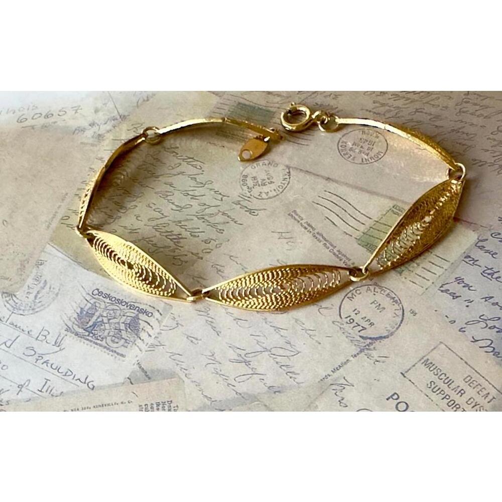 Vintage Gold-Tone Filigree Link Bracelet - Picture 3 of 6